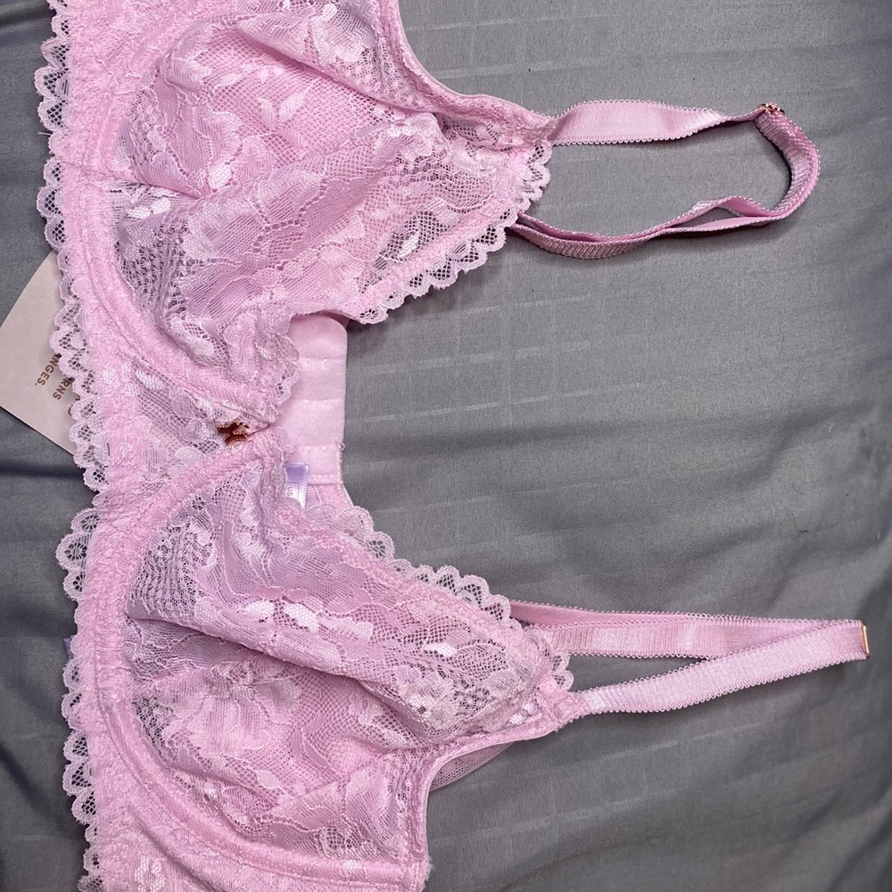 Light pink savage X Fenty bra